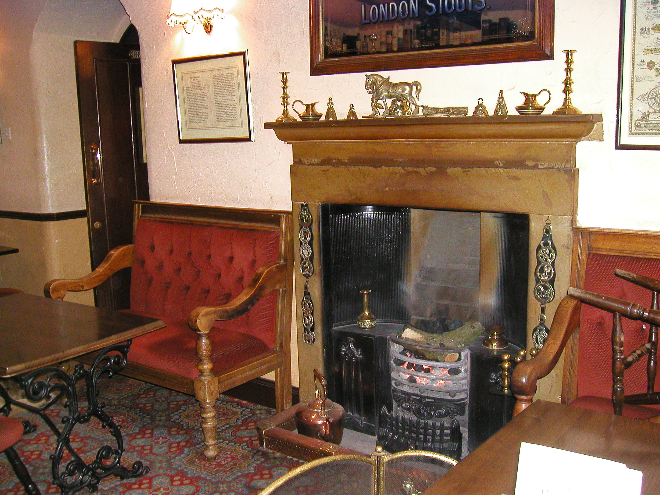 The Hardwick Inn >> Chesterfield, Derbyshire >> Traditional Public House